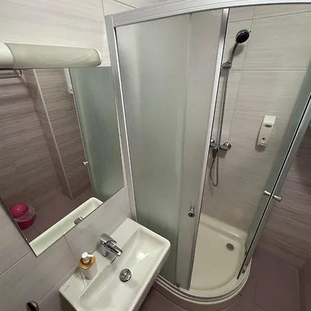 블루 트리 룸 아파트