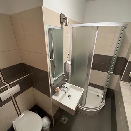 블루 트리 룸 스플리트