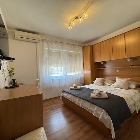 Blue Tree Apartment *
