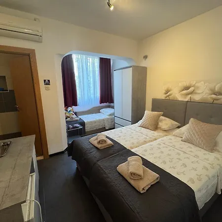 블루 트리 룸 아파트 스플리트