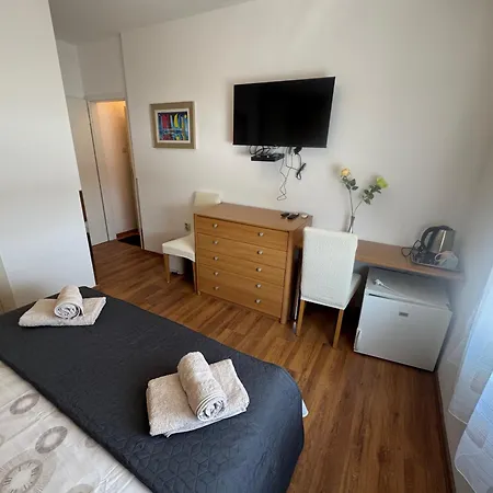 아파트 블루 트리 룸 *