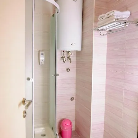 블루 트리 룸 아파트