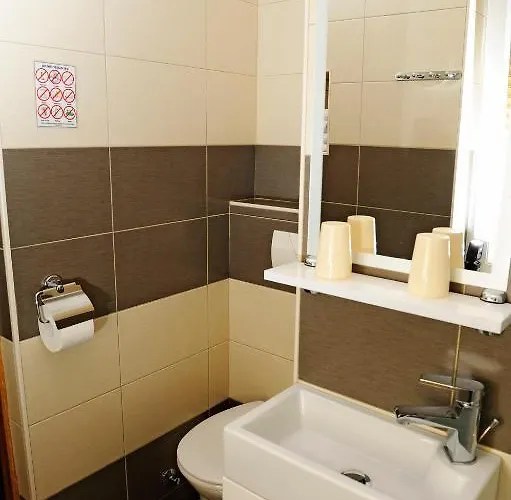 Blue Tree Apartment Split